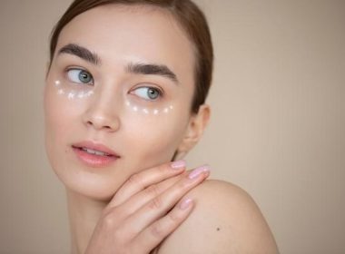 Choosing Eye Contour Cream: Key Ingredients for Your Specific Needs