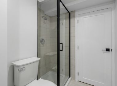 Acrylic Shower Tray Designs for Modern Bathrooms