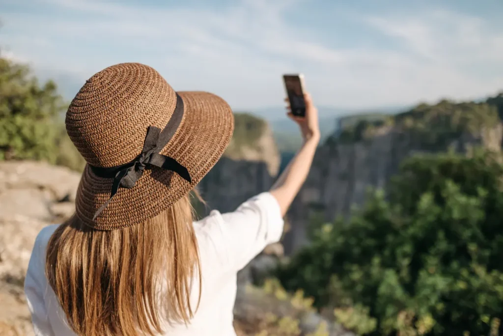 AI travel photo scams